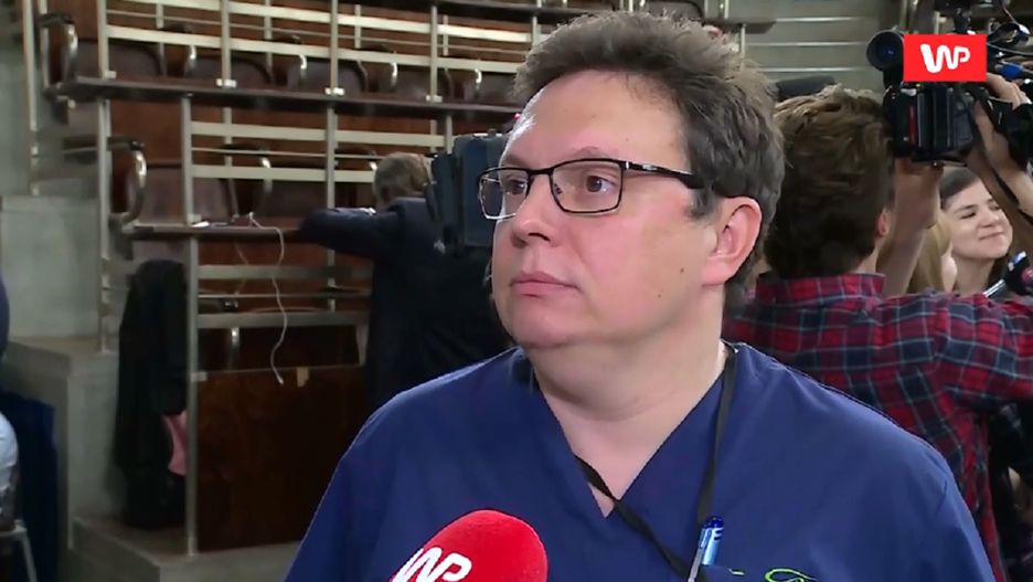 Prof. dr hab. n. med. Hubert Huras odebrał sześcioraczki z Krakowa