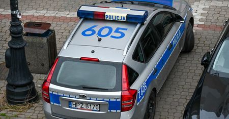 Atak nożownika w Warszawie. "Sam zgłosił się na policję"
