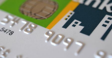 Te przelewy bankowe dotrą dopiero we wtorek 7 stycznia. Spóźnialscy mają awaryjną opcję