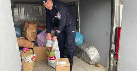 Policjanci zorganizowali zbiórkę dla zwierząt z lubelskiego schroniska. Tony darów trafiły do potrzebujących zwierząt
