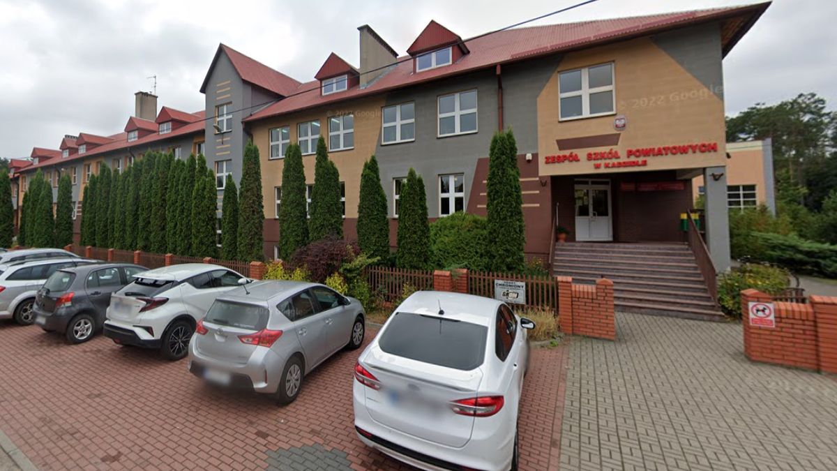 Zespół Szkół Powiatowych w Kadzidle. To tu doszło do ataku nożownika