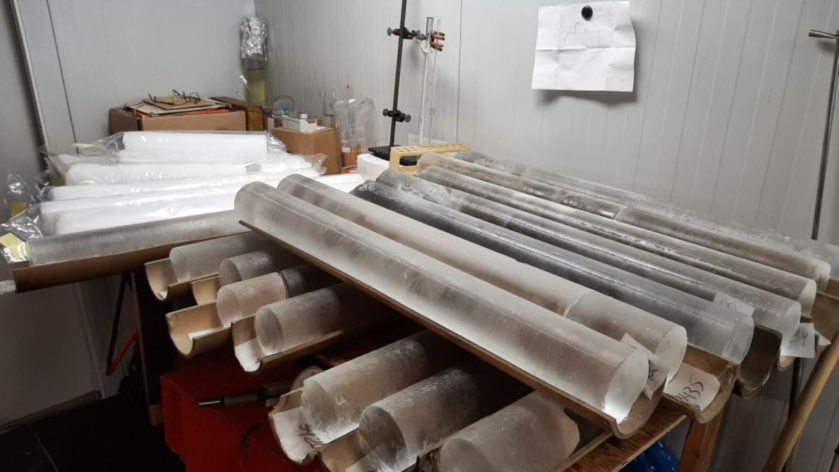 Rosyjscy naukowcy wydobyli rdzeń lodowy sprzed ok. 600 tys. lat