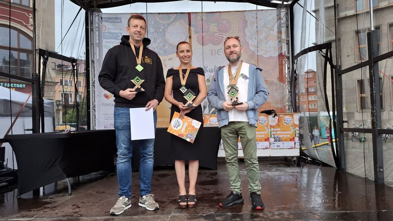 Festiwal Delicje 2025 mimo deszczu przyciągn�ął mieszkańców i turystów. Zobacz, kto zdobył nagrody i jakie atrakcje czekały na gości!