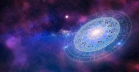Horoskop na listopad 2022. Dwa znaki zodiaku mają przechlapane. Co czeka ciebie?