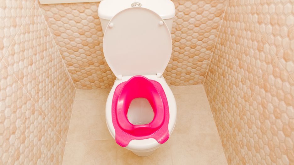 Nakładka sedesowa może się okazać dla dziecka pułapką, jak pokazują przykłady z Ostrowa Wielkopolskiego