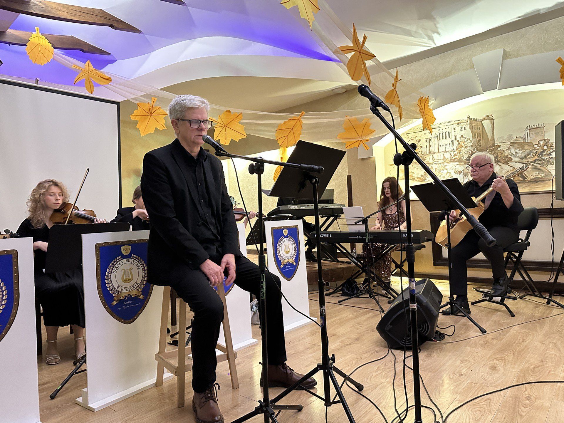 Leszek Kozłowski zaśpiewał największe przeboje Czerwonych Gitar i Marka Grechuty