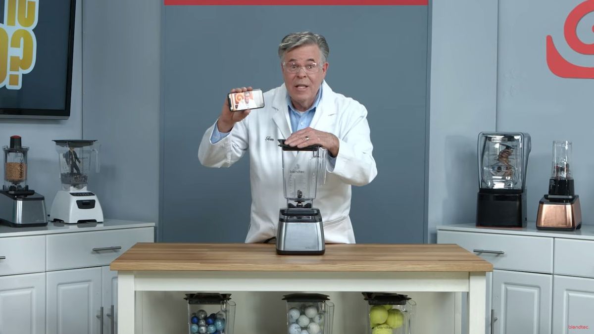 #wSkrócie: rezygnacja szefa działu smartfonów HTC, nowości Motoroli oraz iPhone X w blenderze 1