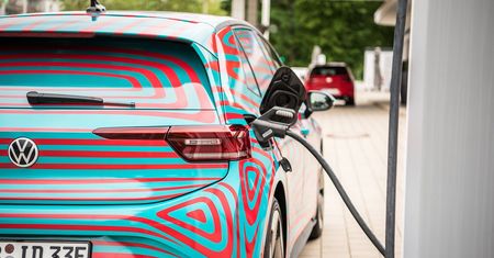 Nie martw się o prąd: sposoby ładowania aut elektrycznych