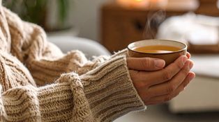 Miód spadziowy. Dlaczego jest najlepszy na zimę?