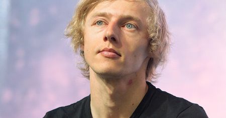 Dawid Kubacki nie pławi się w luksusach. Mieszka z klasą, ale jego dom to nie pałac