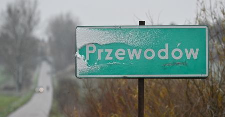 Strach nie opuszcza Przewodowa. "Człowiek od razu zerka w niebo"