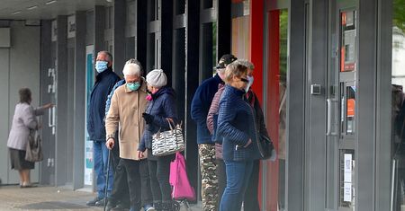 Nowe ograniczenia w sklepach. Zobacz, ile osób może robić zakupy