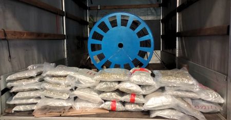 Marihuana w bębnie z kablem. KAS i CBŚP udaremniają przemyt wart ponad 1,7 mln zł