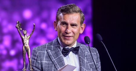 Robert Korzeniowski bryluje na ściance Telekamer u boku 16 LAT MŁODSZEJ małżonki. Ładnie razem wyglądali? (ZDJĘCIA)