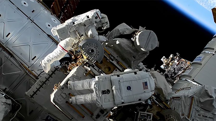 Astronautki zgubiły torbę z narzędziami podczas kosmicznego spaceru