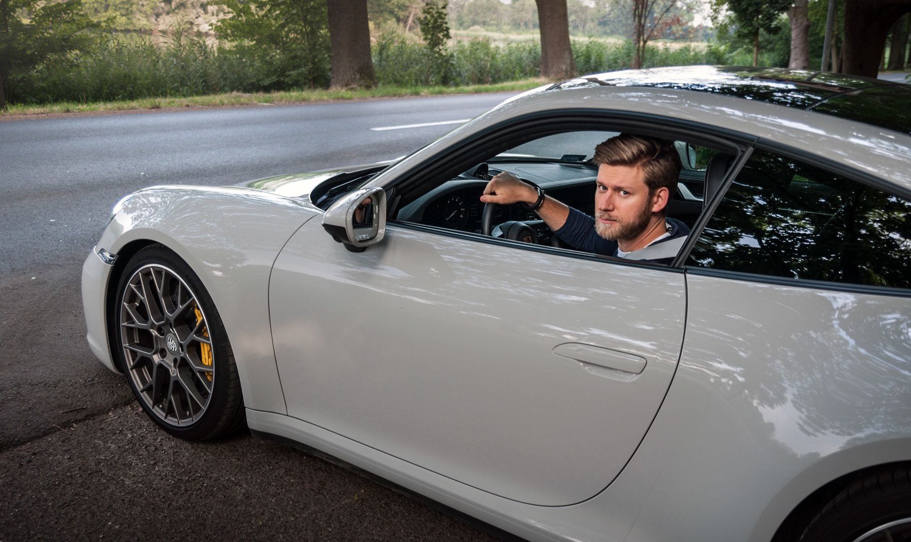 Mariusz Zmysłowski w Porsche 911 (992)