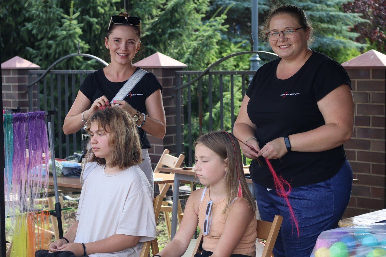 Trwa piknik wakacyjny na Gronowie w Lesznie. Imprezę organizuje Miejski Ośrodek Kultury. Przygotowano atrakcje dla młodszych i starszych