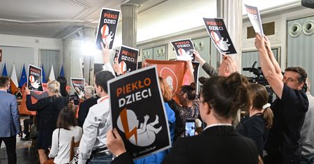 Skandaliczne słowa w Sejmie. "Mordercy". Nagła przerwa