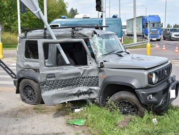 Biała Podlaska: Kierowca terenówki nie ustąpił ciężarówce. Skończyło się groźnie wyglądającym zderzeniem