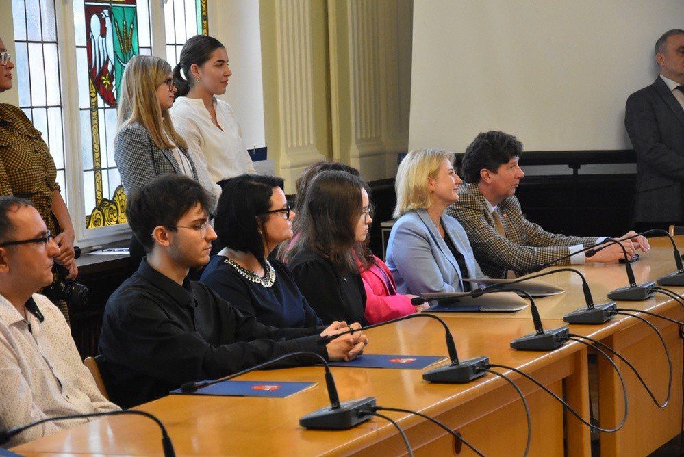 Najlepsi maturzyści wraz z rodzicami gościli w wągrowieckim starostwie