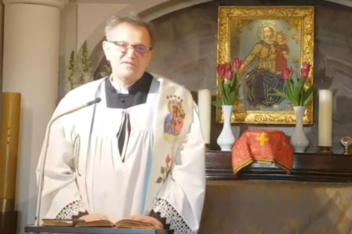 Ksiądz o małżeństwach. Fot. YouTube/Wroniecka