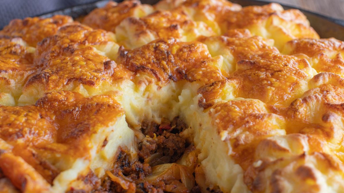 Zapiekanka pasterska jest sycąca