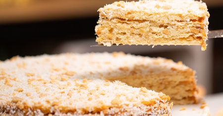 Torcik waflowy bez pieczenia. Smak deseru z dzieciństwa w wersji premium