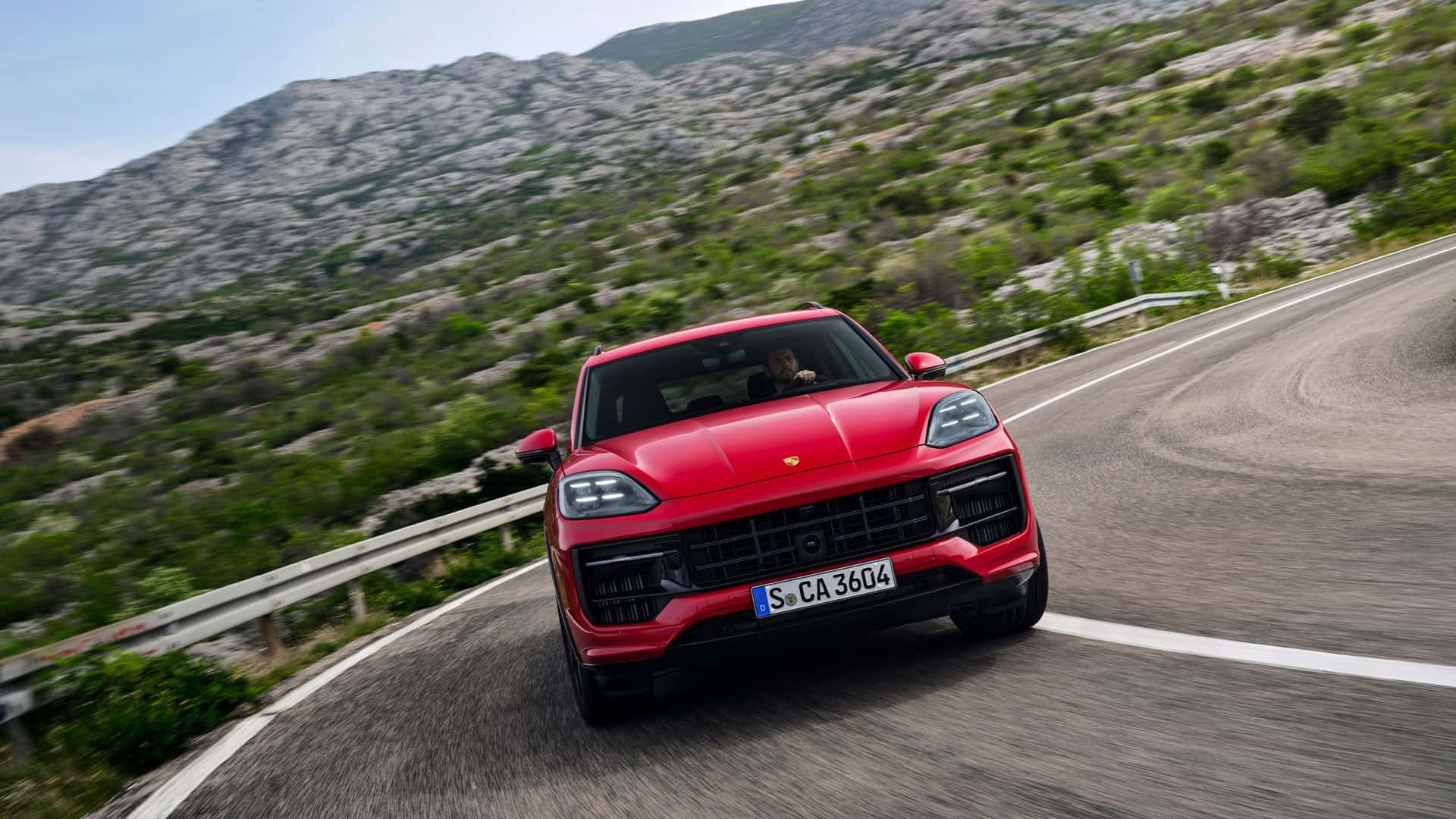 Porsche Cayenne GTS (2024)