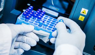 Koronawirus. Wycofano popularny lek stosowany do walki z chorobą