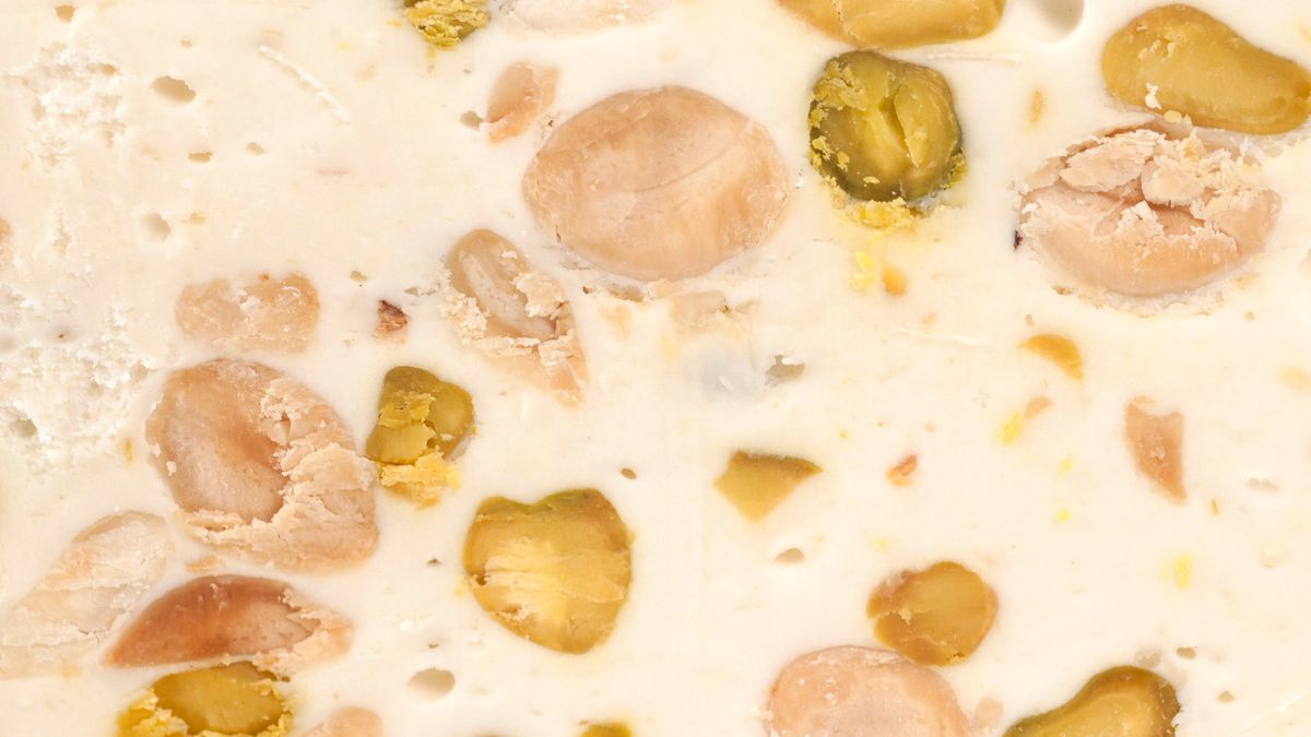 Blok z mleka w proszku z pistacjami