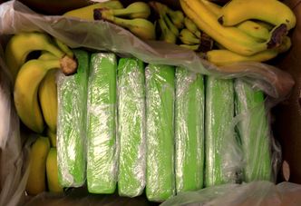 Kokaina w bananach. Towar trafił do sklepów popularnej sieci