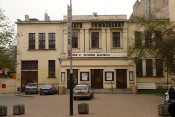 Łódź: Teatr Powszechny idzie do remontu, ale będzie grał w Hali Expo
