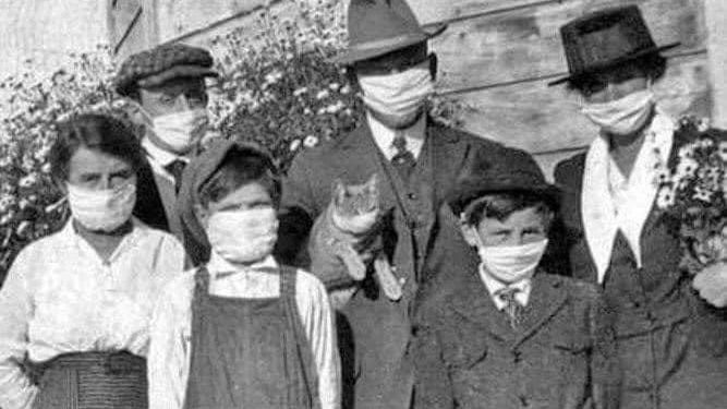 The Del Perugia family protects themselves against flu, 1918