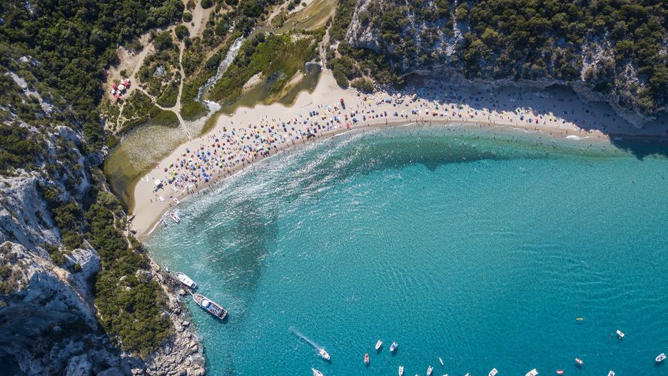 Sardynia słynie z przepięknych plaż