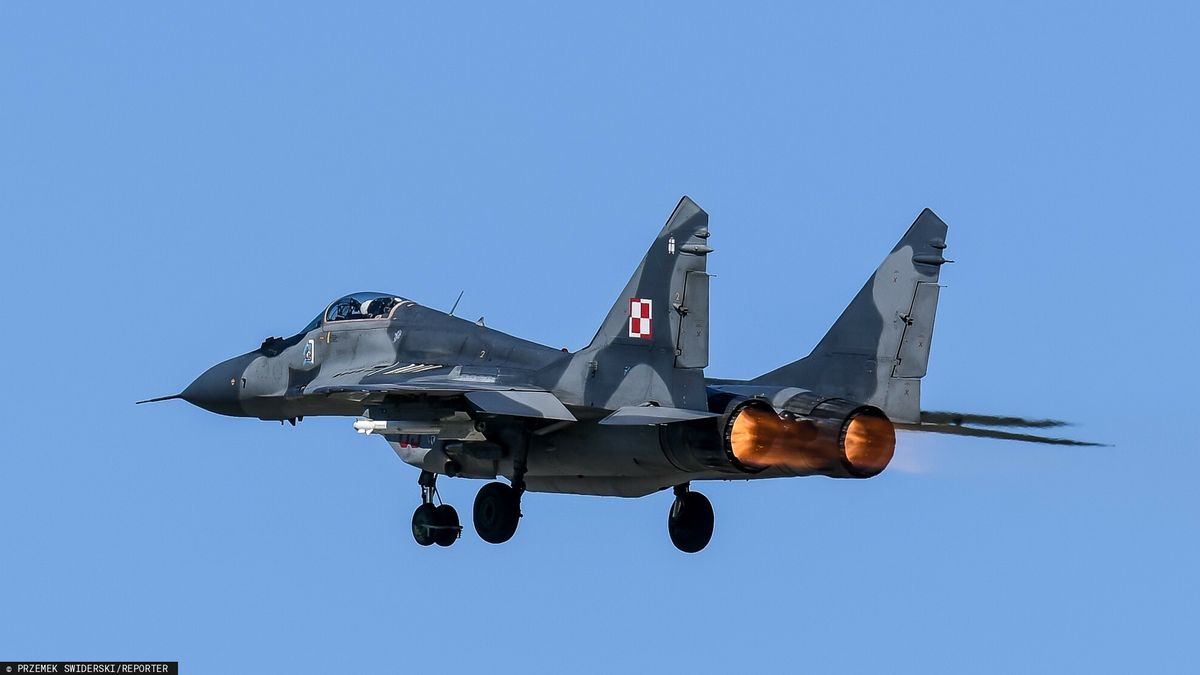 MiG-29 na Lotos Gdynia Aerobaltic Airshow 2021; zdjęcie ilustracyjne