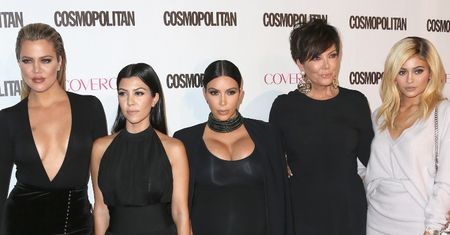 Była pracownica Kardashianek ujawnia warunki zatrudnienia: "24 godziny na dobę, siedem dni w tygodniu. Pensja LEDWIE STARCZAŁA NA JEDZENIE i opłaty"