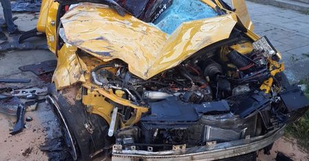 Żółta meganka miał profil na tablica-rejestracyjna.pl. Wpisy szokują