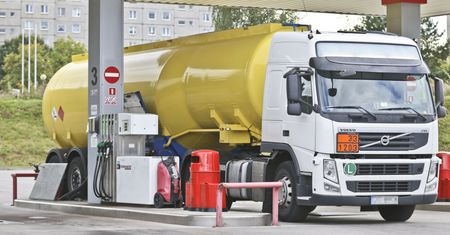 Właściciele stacji załamani. "Oni mogą zwijać biznes"