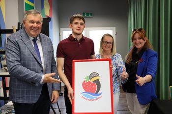 Truskawkobranie wraca do dwudniowej formuły. Impreza ma nowe logo
