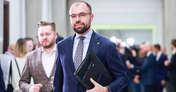Adwokatura w Toruniu nie chce posła Szczuckiego (PiS)! Odmowa wpisu na listę adwokatów. Powodem między innymi prokuratorskie zarzuty