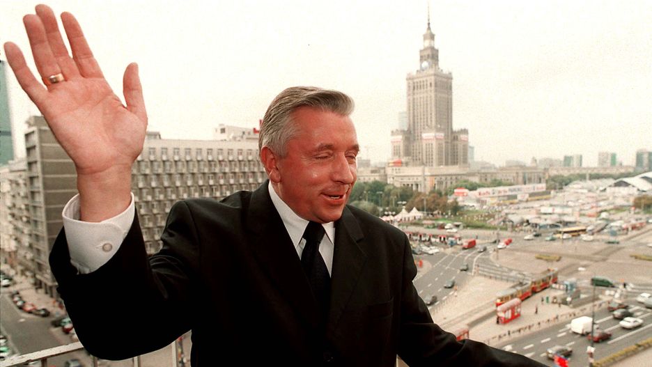 Andrzej Lepper
Warszawa, 24.09.2001r. Lider Samoobrony Andrzej Lepper podczas dzisiejszej konferencji prasowej w siedzibie swojej partii.
PAP-Tomasz  Gzell
/bp/
Tomasz Gzell