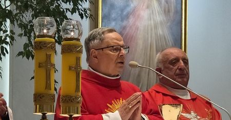 Miał nie zgłosić przypadków pedofilii. Biskup wrócił do pracy