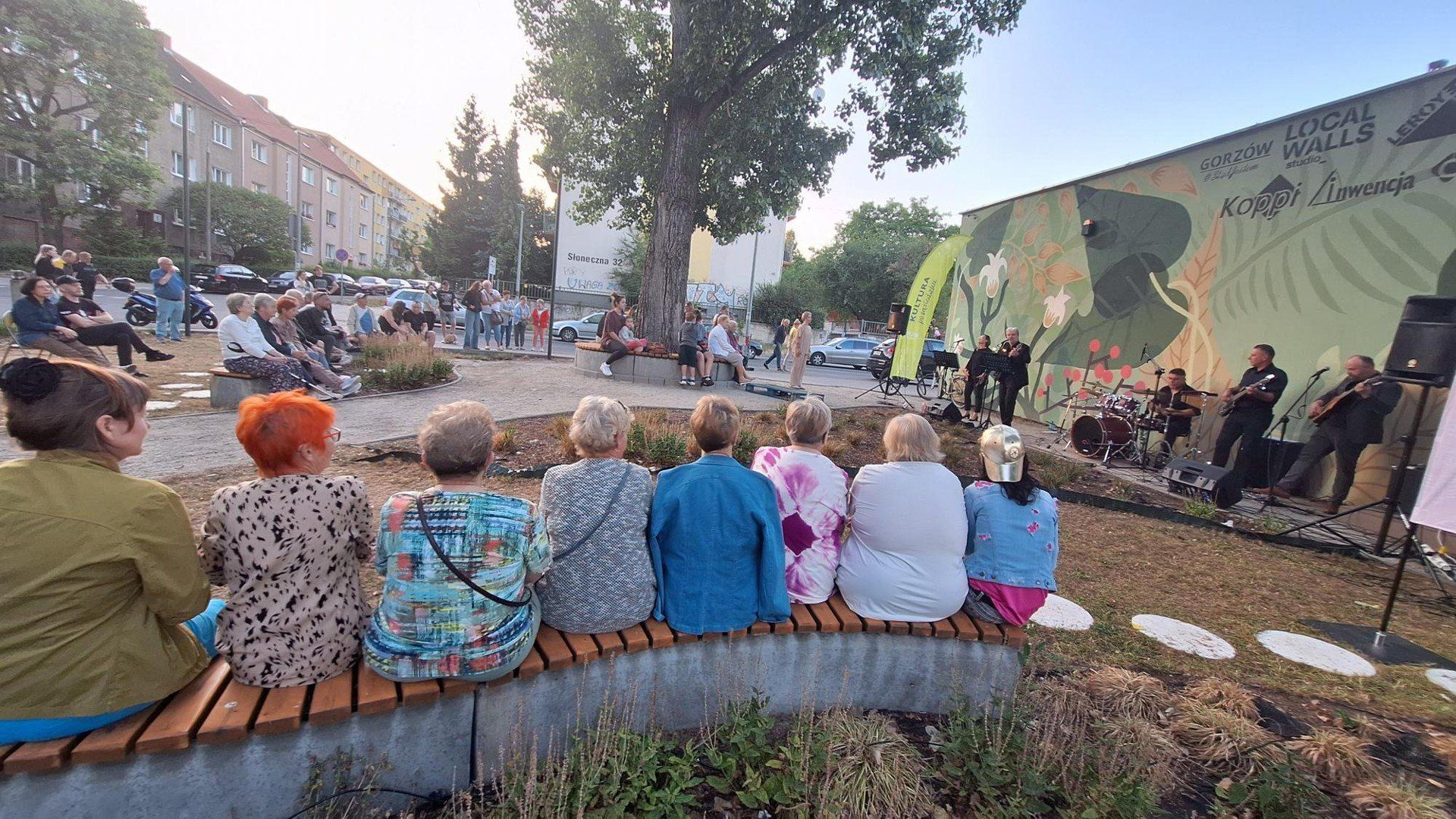 Koncert 5 Pory Roku na osiedlu Słonecznym odbył się w tzw. parku kieszonkowym.