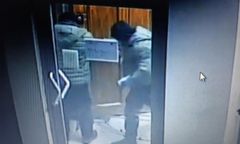 Bierutów. Eksplozja w banku. Ukradli ponad 200 tys. zł, szuka ich policja