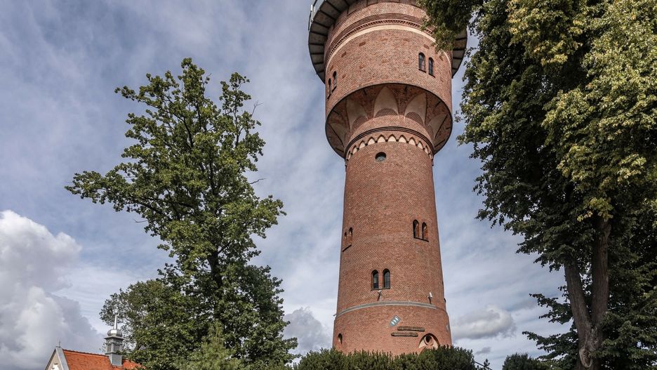 Zabytkowa wieża ciśnień w Giżycku