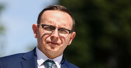 "Ciastko nafaszerowane tabletką gwałtu". Burza po słowach posła Solidarnej Polski