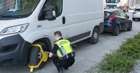 Katowice. Problem jest spory. "Miszczowie parkowania" blokują miasto. Ale już nie bezkarnie