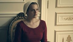 Drugi sezon &#34;Opowieść podręcznej&#34;. Wraca Elisabeth Moss (wideo)