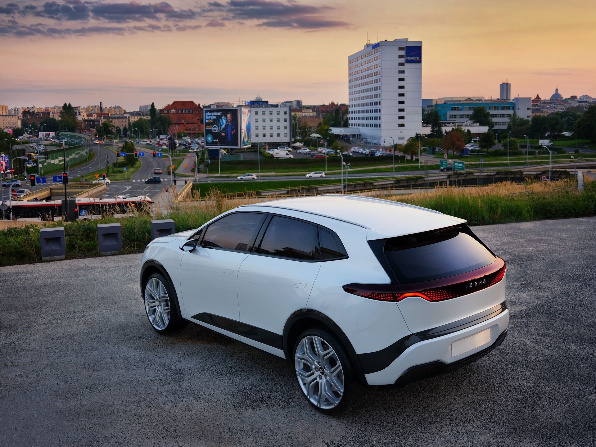 Izera ma być oferowana także jako elektryczny SUV. 