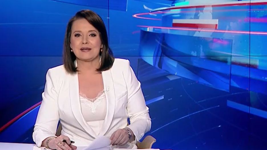Danuta Holecka prowadząca główne wydanie "Wiadomości" TVP